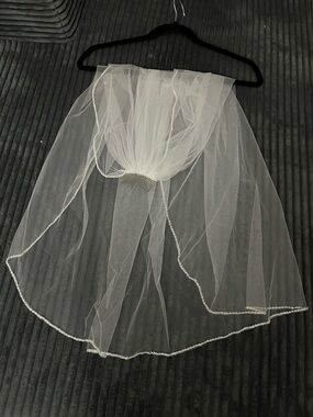 Bridal Veil with Beaded Edge - White